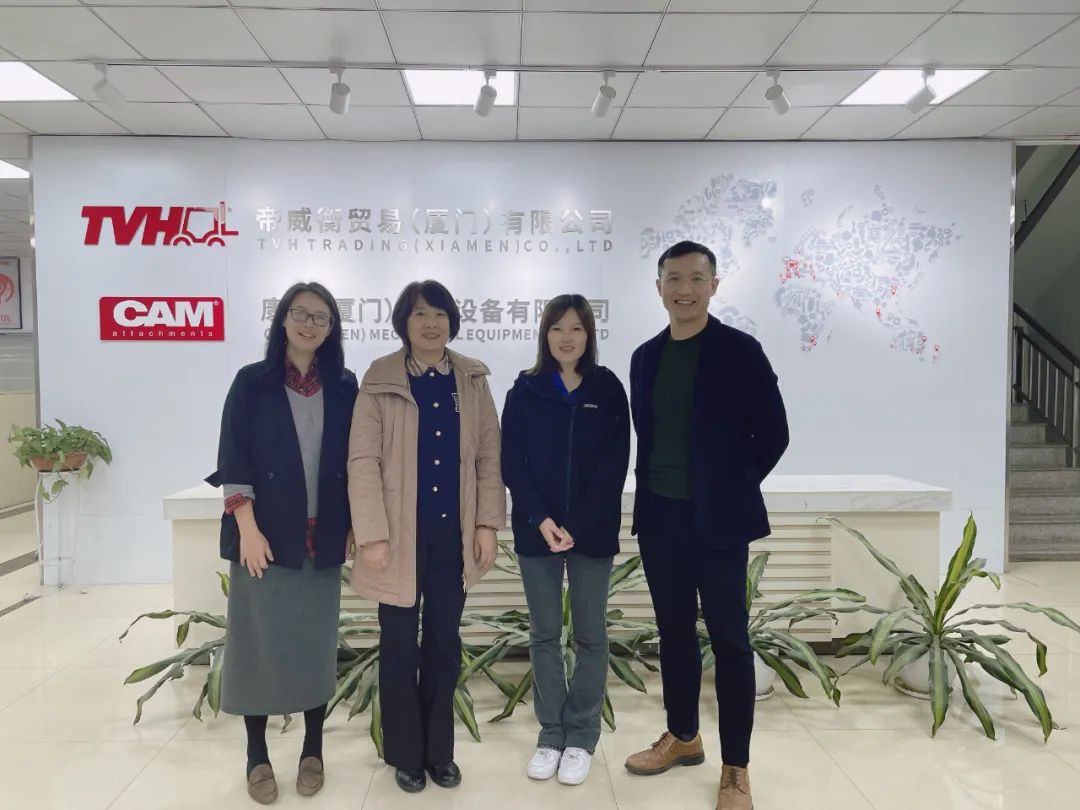 工程机械工业协会工业车辆分会秘书长一行到访 尊龙凯时 帝威衡